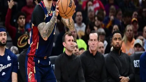 《圖片報》報導：拜仁追求戴維斯轉會，內部考慮特奧作為替代方案